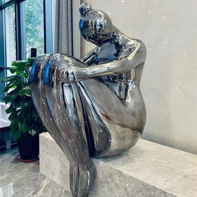 Figura umana di seduta Art Sculpture della donna dell'estratto decorativo del metallo