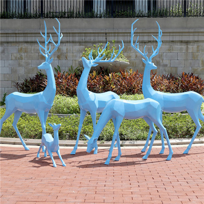 Sculture animali della vetroresina dei cervi del giardino a grandezza naturale geometrico su ordinazione della statua