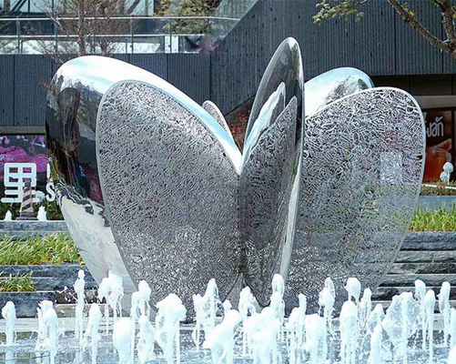 Lo specchio ha placcato le sculture all'aperto del giardino sottrae inossidabile su misura