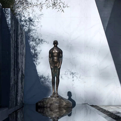 Gli artisti bronzei della scultura bronzea di stile dell'uomo delle statue del giardino del pensatore hanno personalizzato