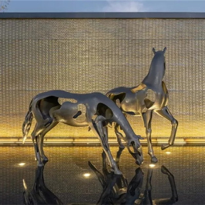 Sculture animali del cavallo d'acciaio all'aperto di Art Statue Polish Garden Stainless