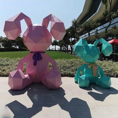 L'animale del giardino della statua del coniglio scolpisce la geometria del fumetto di FPR per il negozio