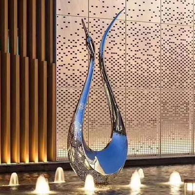Fontana decorativa della scultura del metallo dello specchio dell'estratto dello stagno dell'entrata dell'hotel